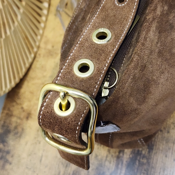 Coach Brown Suede Bag with Gold Detail-Vintage - Picture 4 of 14